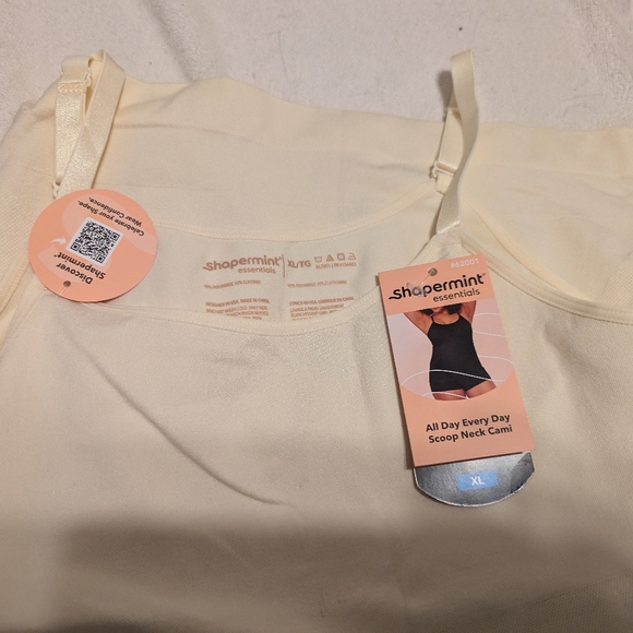 Shapermint Essentials All Day Every Day day Scoop Neck Cami - Picture 5 of 7